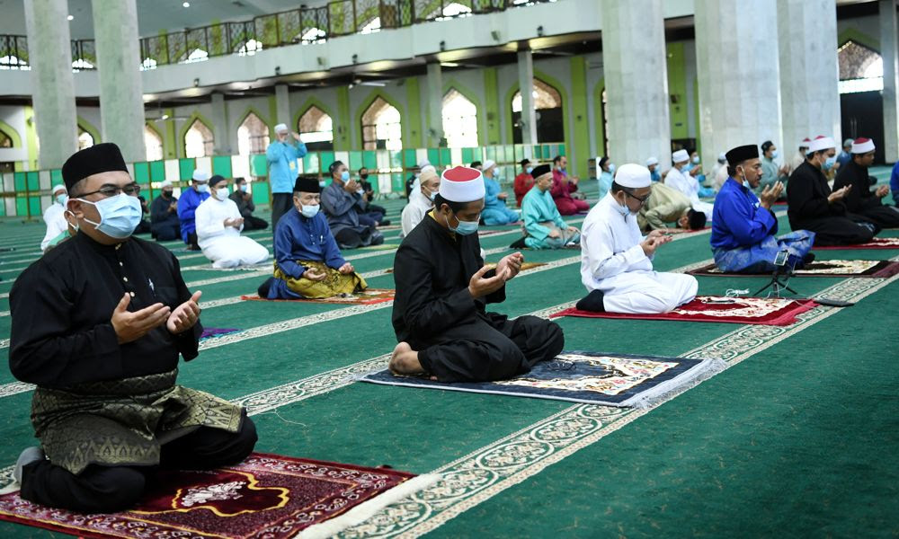Solat Jumaat, Fardu Berjemaah Dibenarkan di KL, Putrajaya ...