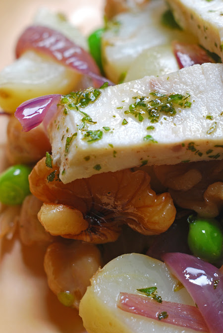 warm swordfish salad©