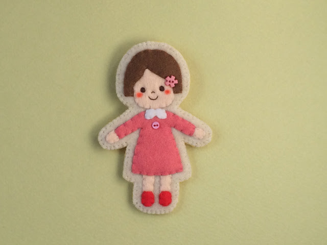 とことこゆこう フェルト女の子ブローチ