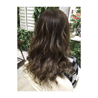 外国人風カラー特集 暗髪やらブリーチ必須の髪色まとめ ミネコラ質感矯正 などヘアケア トリートメントに特化した渋谷の美容室セルサスの公式サイトです