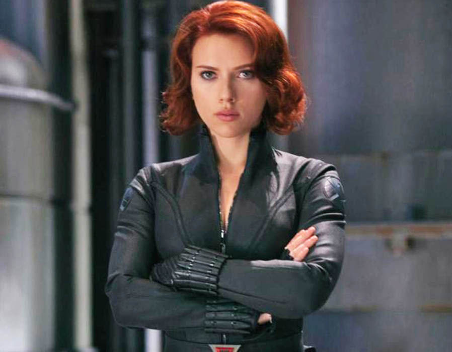Scarlett Johansson stunned with her sexy red hair in the Avengers | International Red head day ...