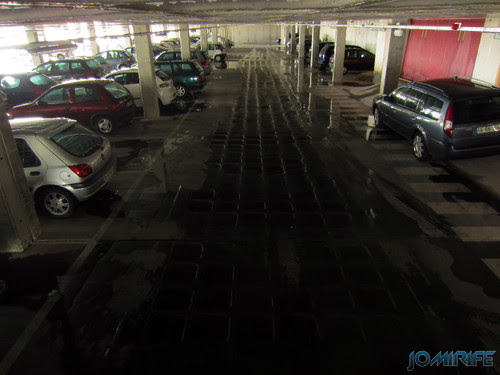 Parque de estacionamento coberto na zona ribeirinha da Figueira da Foz [en] Covered parking at the waterfront in Figueira da Foz