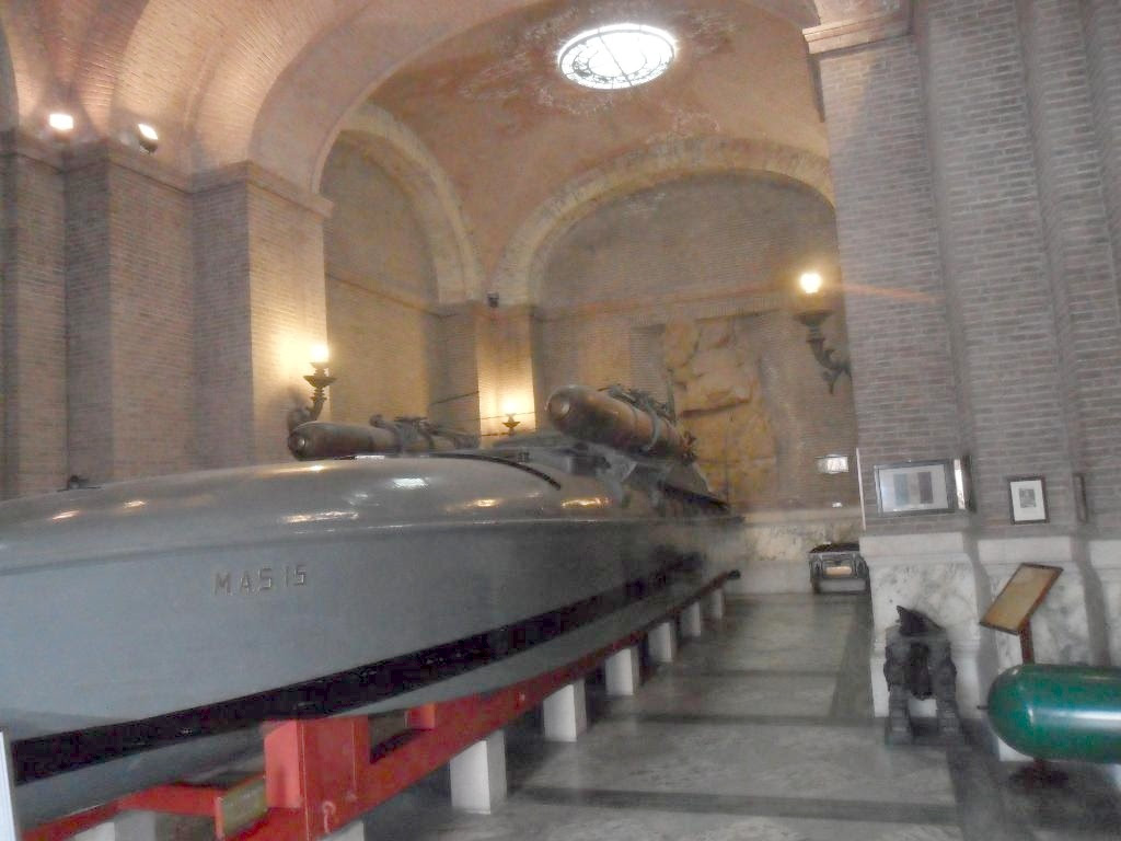 italian-1917-torpedo-boat-mas-15-5.jpg