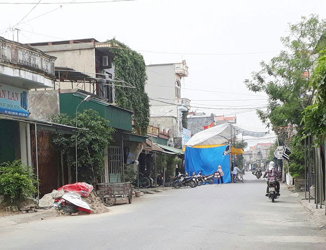 Mẹ đang chở con bị chém tử vong: Nạn nhân cố bảo vệ con? - 2