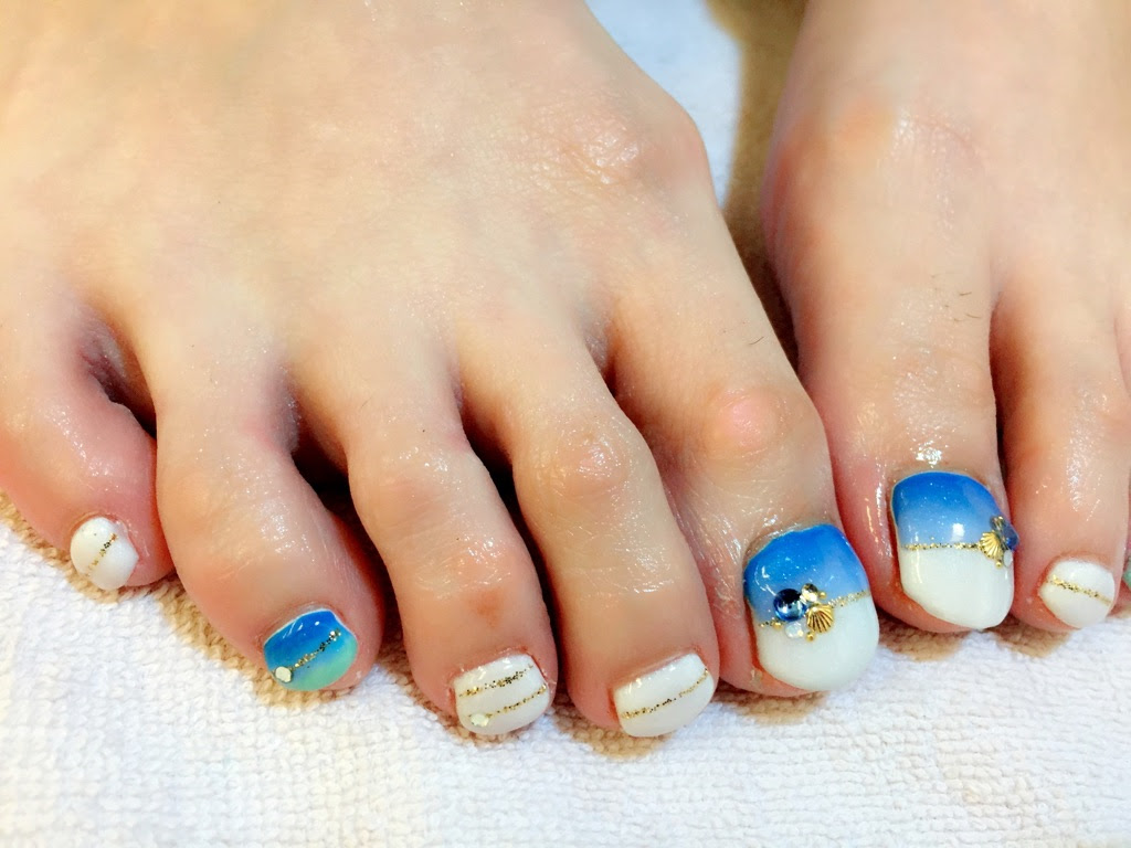フットジェルネイル 夏ジェルネイル グラデーションジェルネイル ファストネイルプラス 池袋店 ネイルサロンfastnail Plus池袋店のネイリストブログ