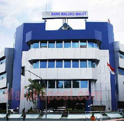 Ambon, Malukupost.com - Direksi PT. Bank Maluku-Maluku Utara sejak tahun 2014 belum lengkap sehingga dapat berpengaruh terhadap penilaian tingkat kesehatan perbankan. "Sampai saat ini Direktur Utama yang definitif juga belum ada, sehingga kami dengan pihak Otoritas Jasa Keuangan (OJK) dan pemegang saham berupaya sesegera mungkin mengisi kekosongan itu," kata Direktur Kepatutan PT. BM-Malut, Izak Thenu di Ambon, Sabtu (5/8). Menurut dia, sesuai anggaran dasar, seharusnya ada empat orang yang duduk di jajaran direksi serta komisaris, namun yang ada hanya dua orang. Kalau tidak dilengkapi maka dalam penilaian tingkat kesehatan perbankan juga cukup berpengaruh.