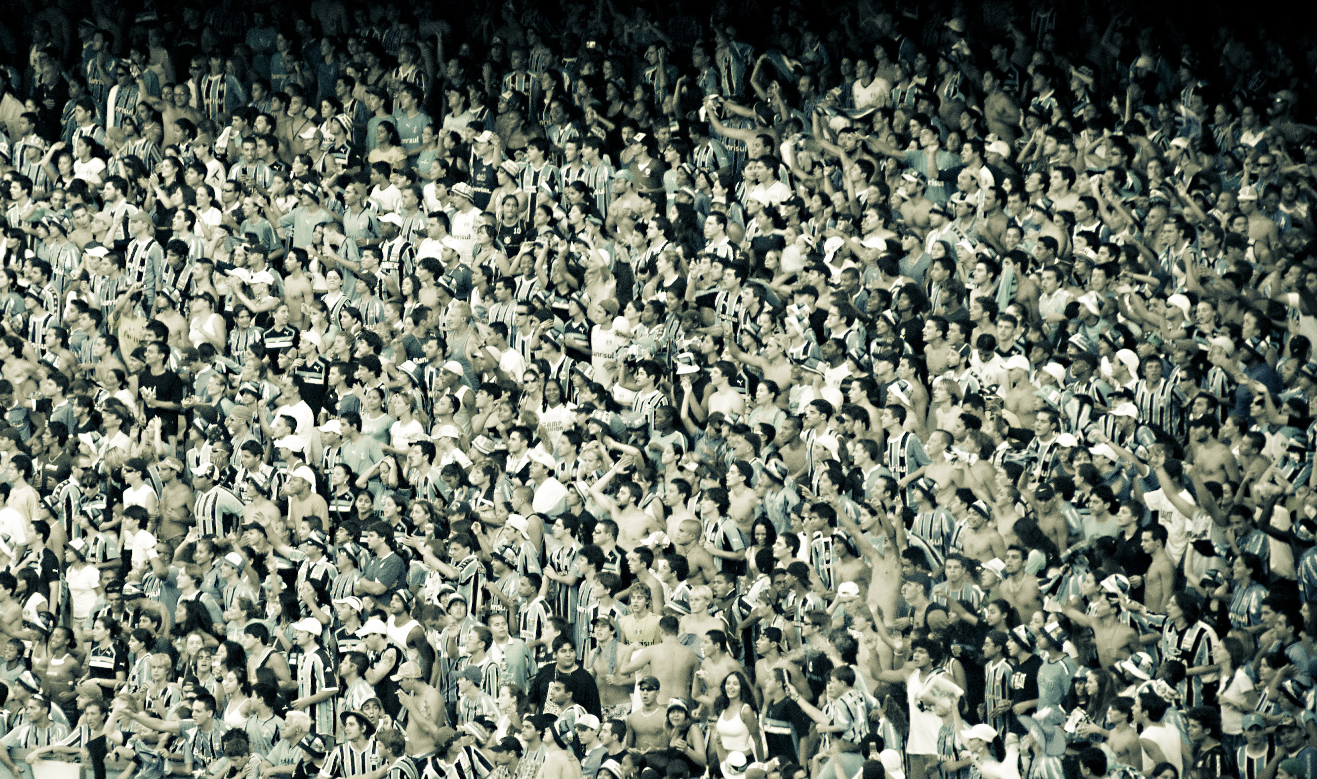 フリー画像 人物写真 一般ポートレイト 観客 サッカースタジアム 大群 群集 画像素材なら 無料 フリー写真素材のフリーフォト