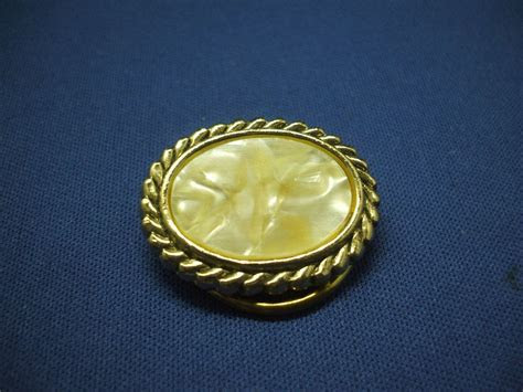 Warranty or guarantee availablewith every item. Mother of Pearl Scarf Dress Clip - West Germany | Dress