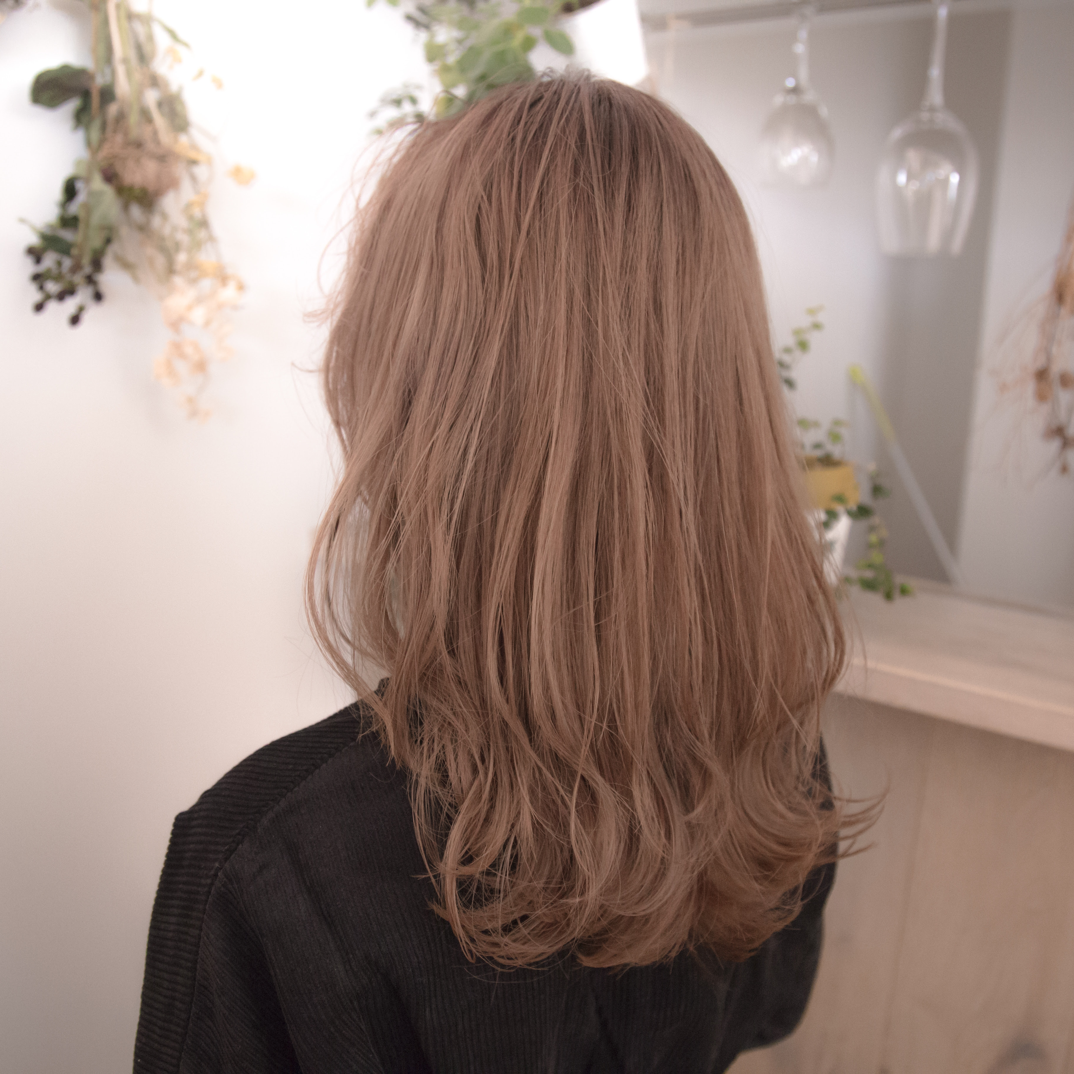 次のヘアカラーに迷ったらこれ シナモンベージュで外国人風に Violet バイオレット 青山 表参道 名古屋栄 横浜の美容室