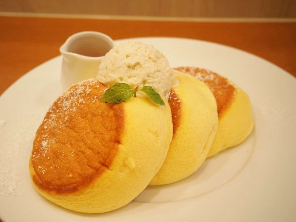 幸せのパンケーキ神戸店 三宮にも ふわふわでとろける食感はやみつき