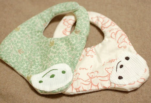 Sloth bib