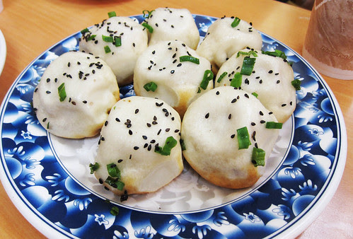 Bao Crawl from Shau May Restaurant to Dean Sin World