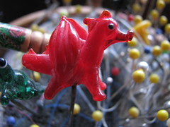 lace divider pin, dragon