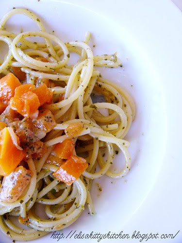 Spaghetti zucca e pesto di fiori di zucca