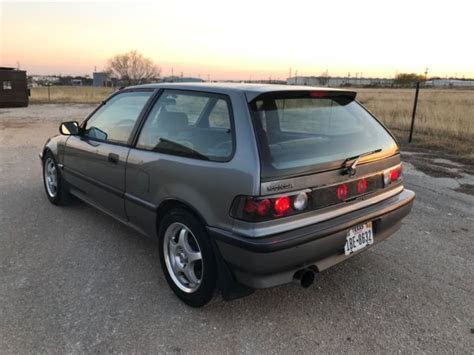 honda civic dx hatchback   speed ice cold ac runs great super clean classic honda