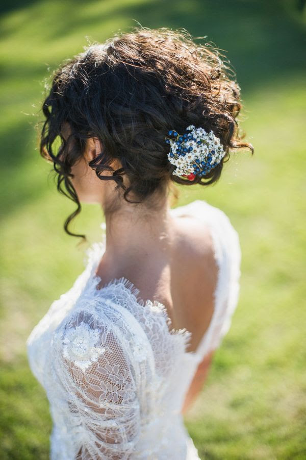18 Perfect Curly Wedding Hairstyles - Pretty Designs
