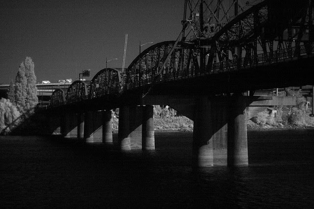 hawthorne bridge, infrared