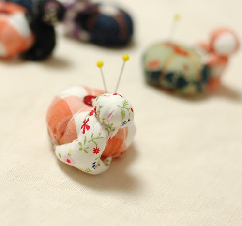 Bobo helps you pincushion