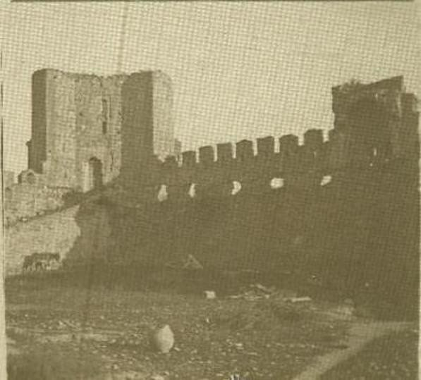Interior del Castillo de San Servando hacia 1890. Detalle de una fotografía estereoscópica de un burgués anónimo