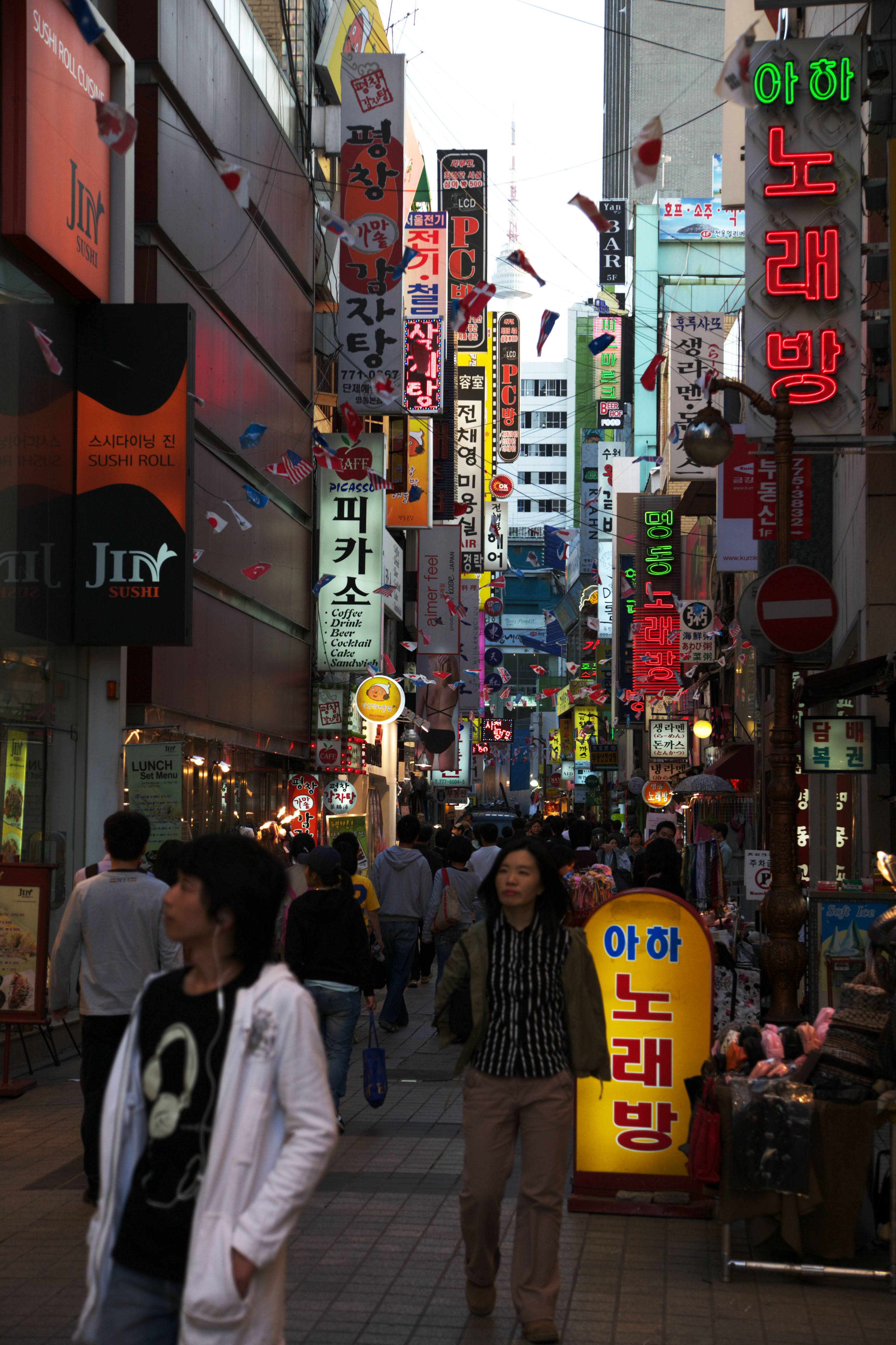 ゆんフリー写真素材集 No 4735 明洞の街並み 韓国 ソウル
