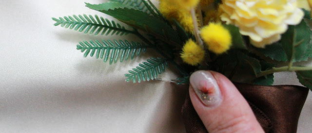 コサージュピン ブートニアピンの使い方 Deco