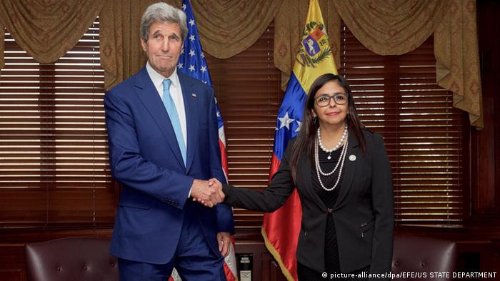 John Kerry y Delcy Rodríguez, en República Dominicana. 