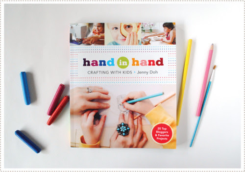 MerMagHandinHand1