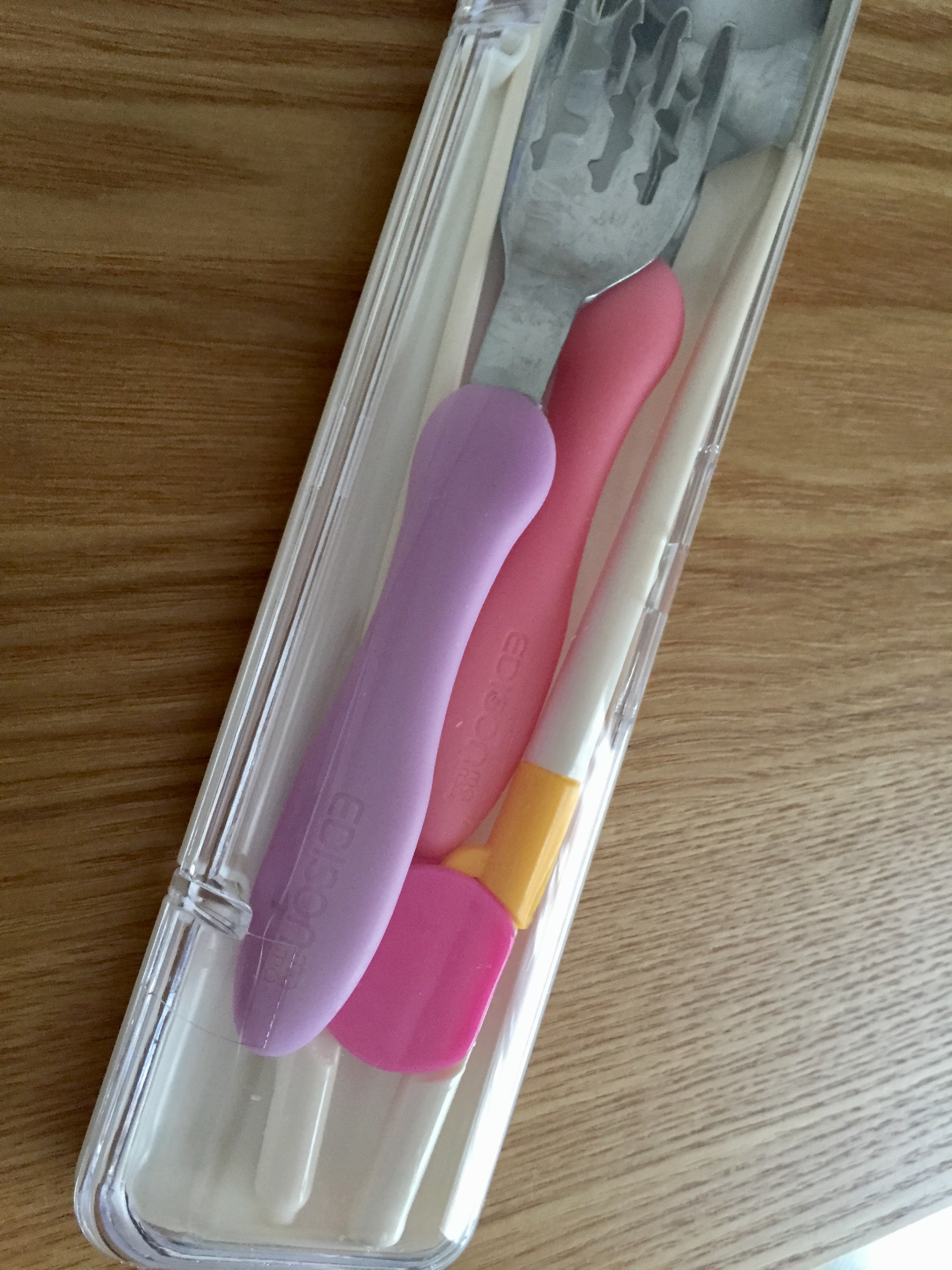 エジソン スプーン フォークケースの代用品 100均セリアに日本製の丈夫なケースがありました