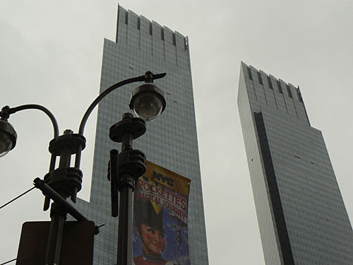 tours Warner.jpg