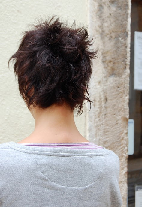 Lively, Textured & Eye-catching: Medium Length Makeover 