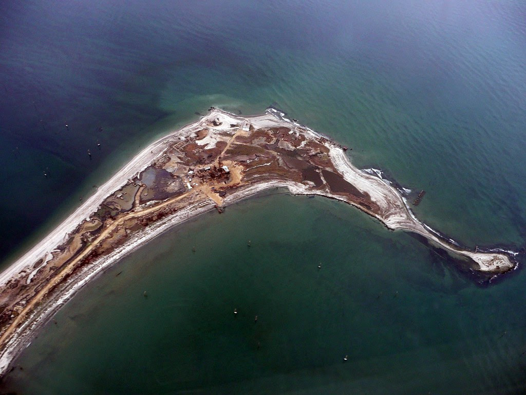 Azeri drilling island, Caspian Sea