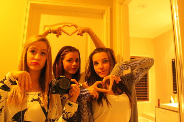 ellie and taylah,