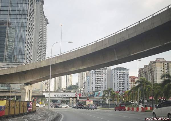 Thủ đô Kuala Lumpur khá trầm lắng dù SEA Games chỉ còn tuần nữa là khai mạc. Ảnh: Song Ngư