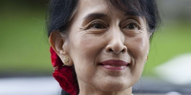 Aung San Suu Kyi à son arrivée à Oslo pour y recevoir le Nobel de la paix, le 16 juin (Markus Schreiber/AP/SIPA)