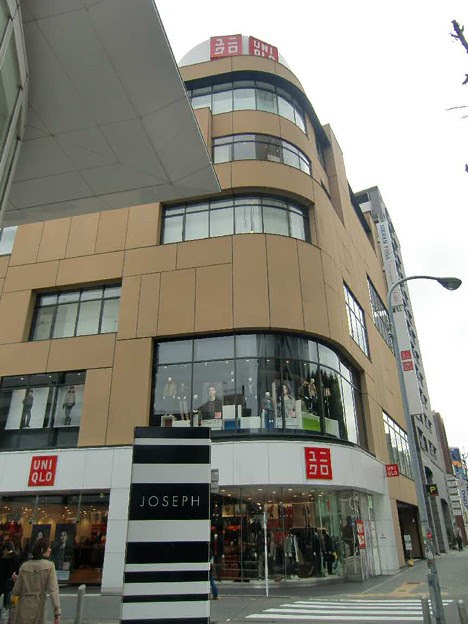 ユニクロ名古屋栄店 09年10月23日 金 オープン 2年 1 写真共有サイト フォト蔵