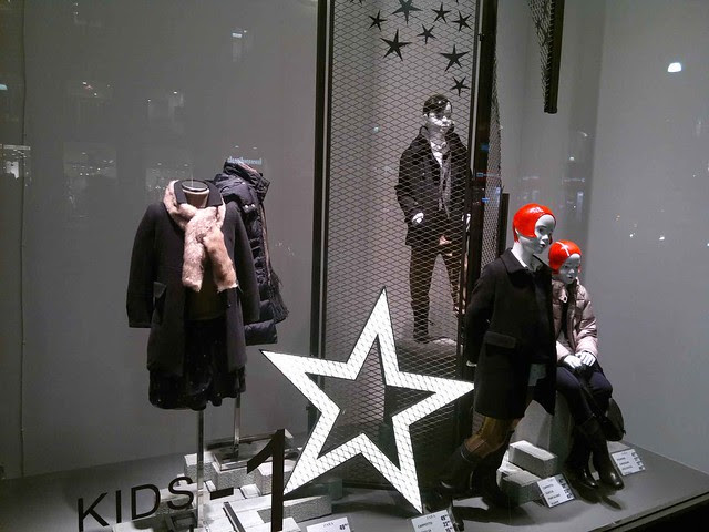 ZARA 02 Christmas windows 2011 Studio Mimetico