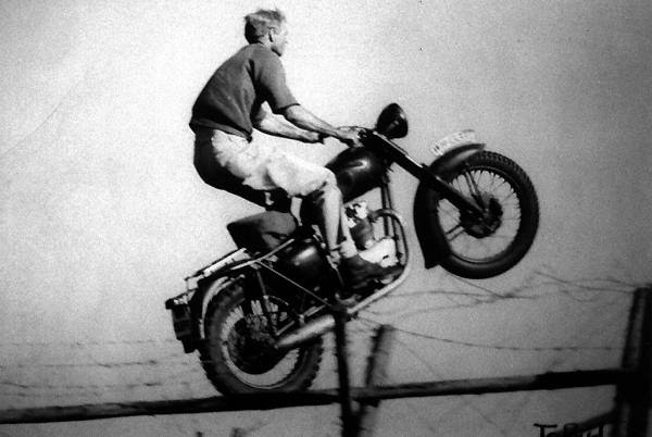 Mcqueen Great Escape Motorcycle : The Story Behind the Filming of Steve McQueen's Dramatic ... - If the cover alone doesn't want to make you break out and run for freedom.