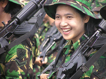  TENTARA  CANTIK DAN FOTONYA DEJAVU