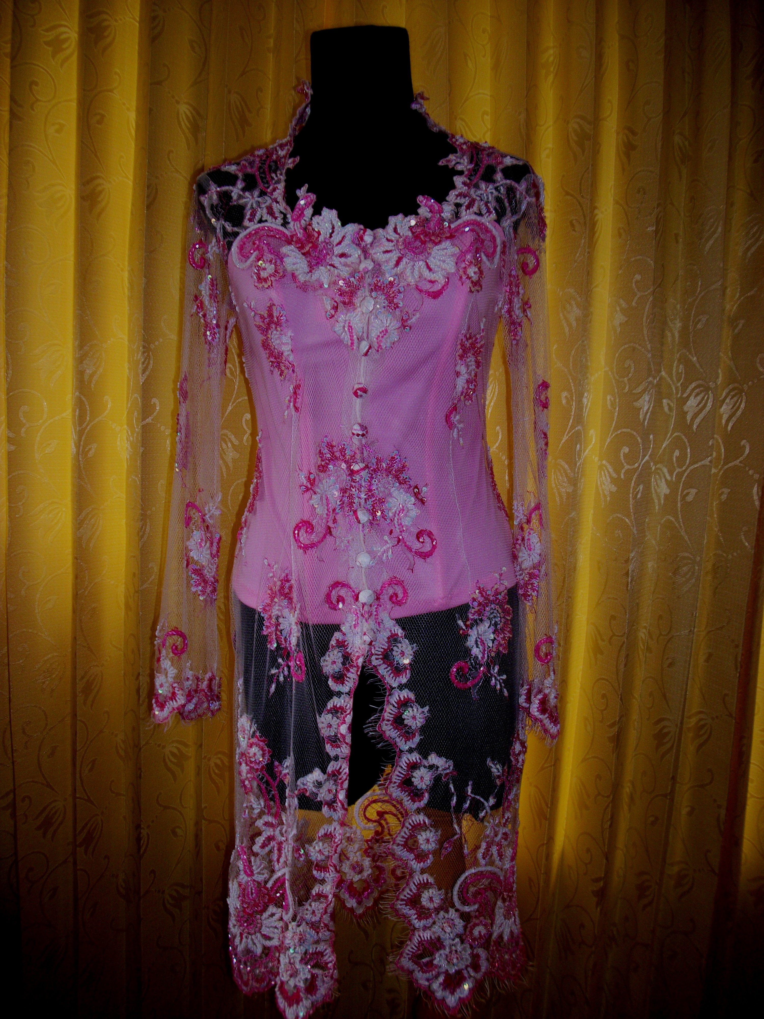 Kebaya Pengantin Baby pink aplikasi putih  petirooms