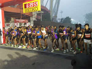 तस्वीरों में देखें, दिल्ली हाफ मैराथन का जलवा