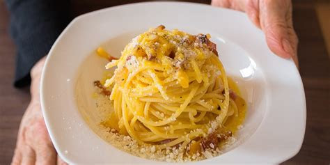 carbonara day la pasta dalla ricetta classica alle sue