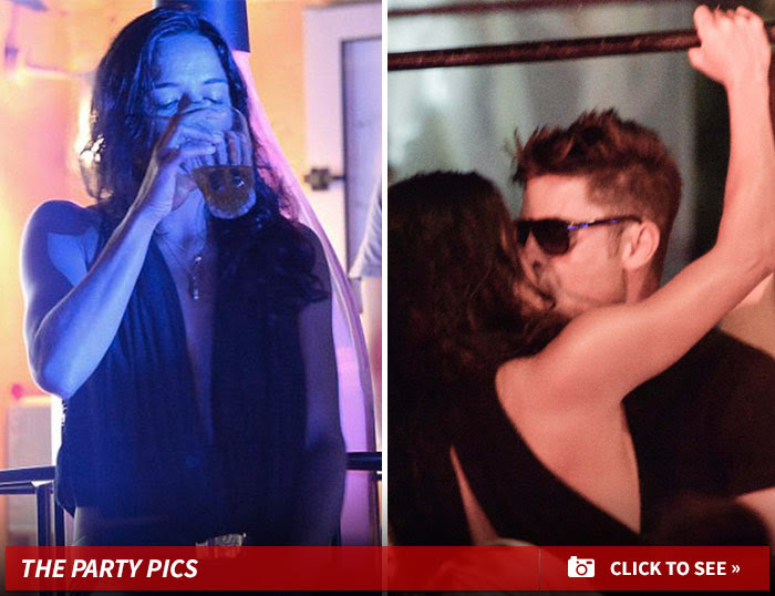 0708-michelle-rodriguez-zack-efron-gallery-launch-01