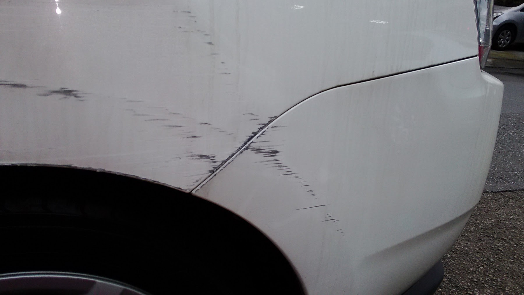 最も人気のある 車 擦った 壁 傷なし ただの車