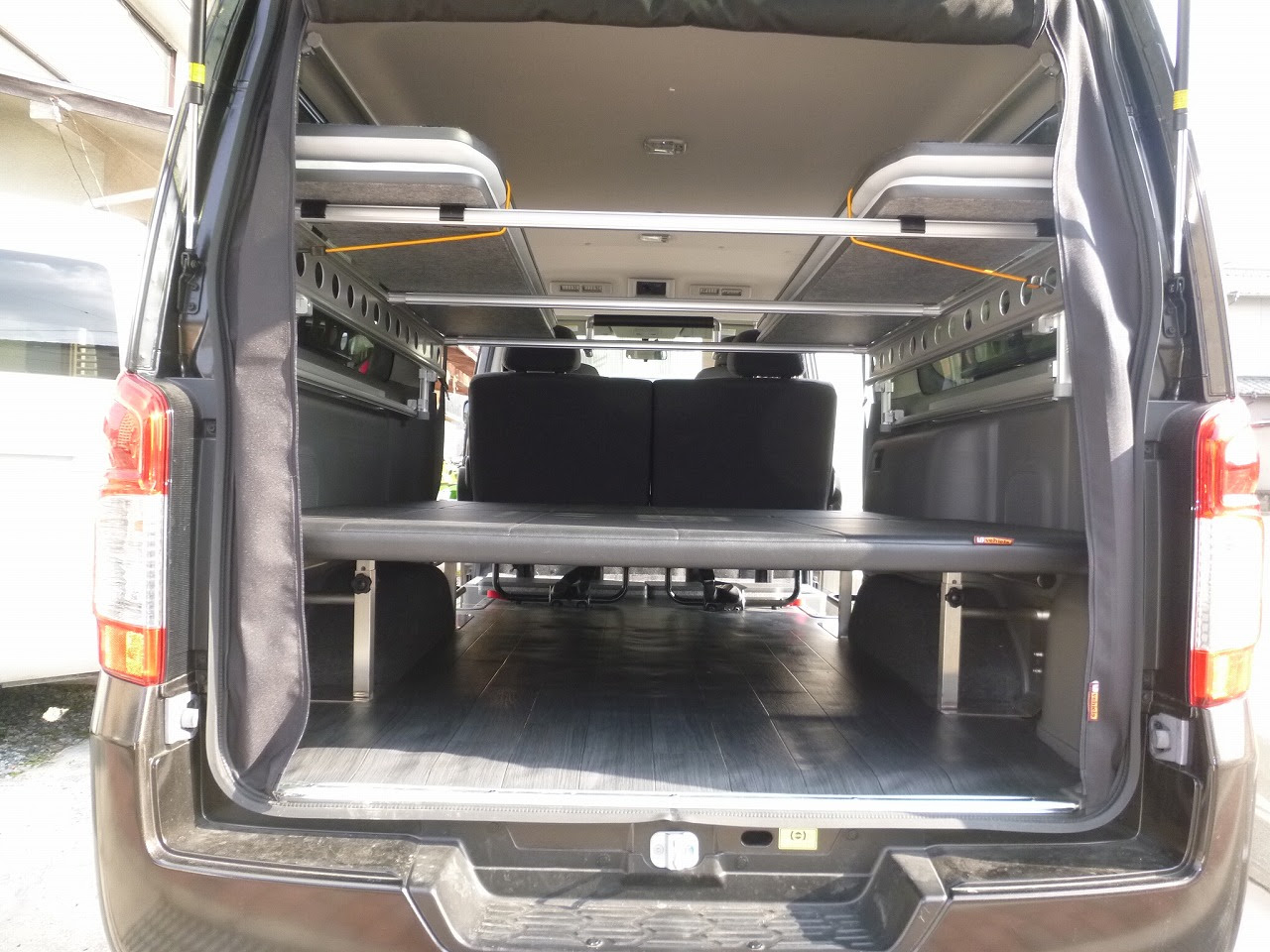 トランポ広島グループ トランスポーターの制作はトランポ広島グループへ