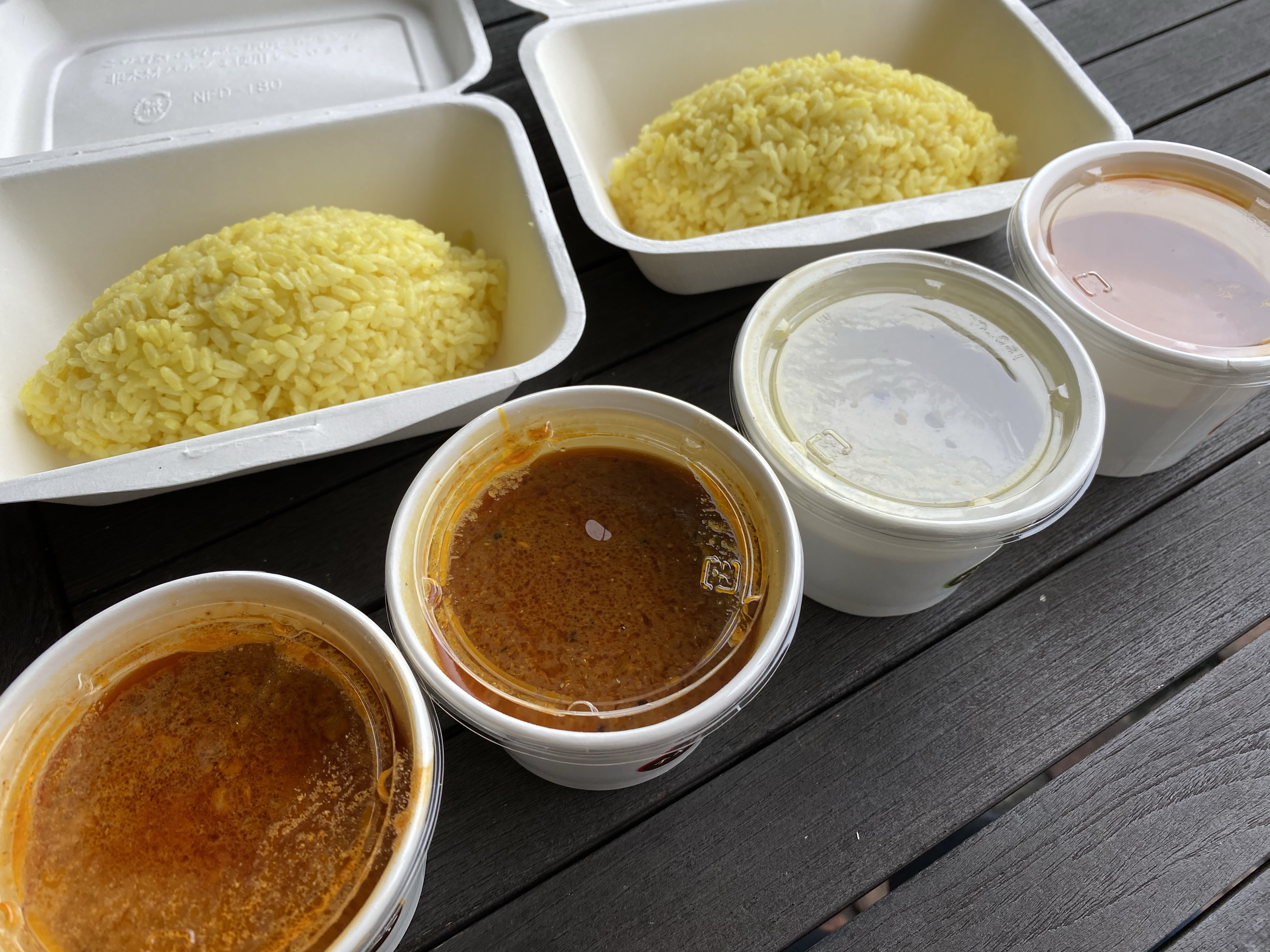 テラスモール湘南で本格南インドカレーを 楽しいおかず にあるお得なカレーランチセット Lanai