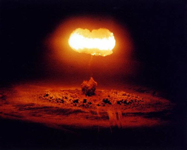 Nuclear Explosions (88 photos)