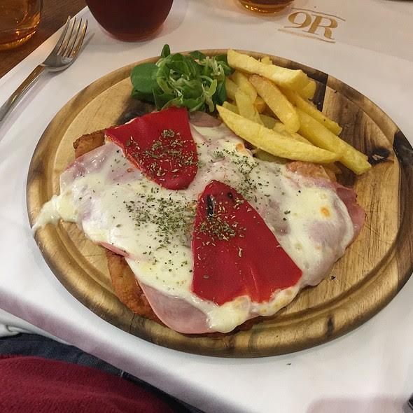 Milanesa De Pollo Napolitana @ Restaurant 9 Reinas - Sant Cugat
