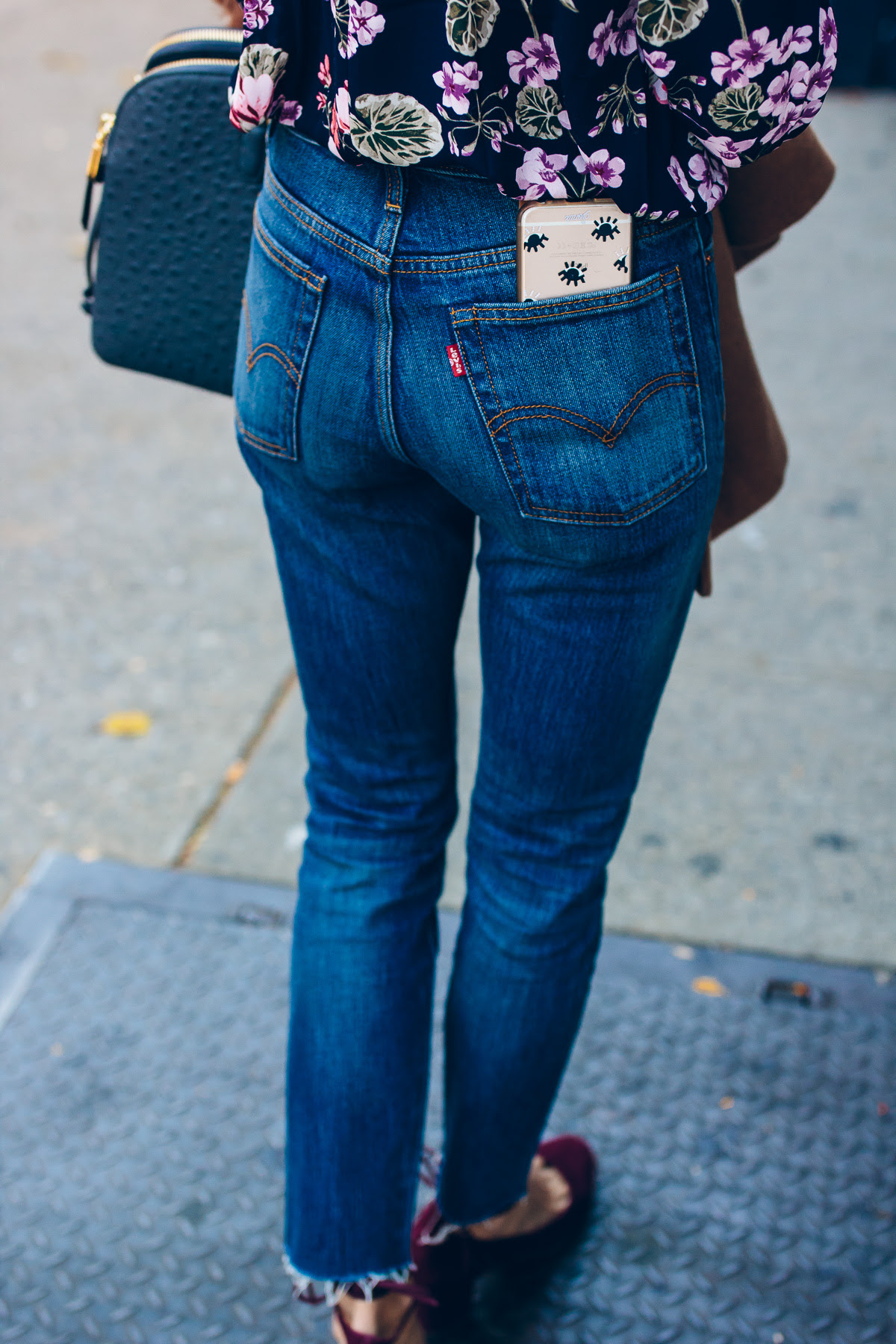 how to wear high waisted mom jeans at 40