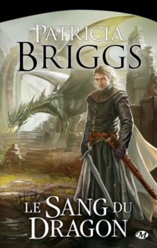 Couverture Hurog, tome 2 : Le Sang du Dragon