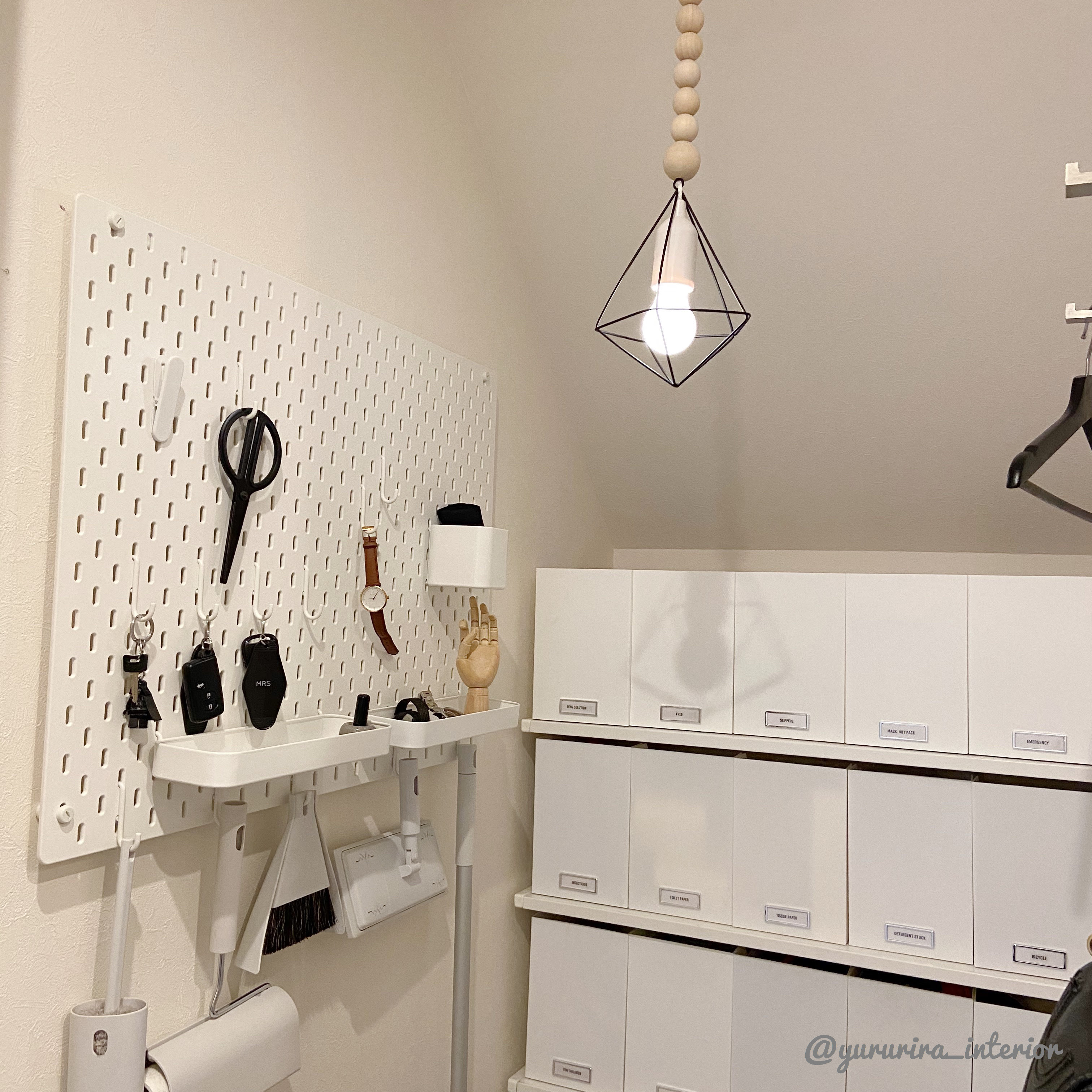 100均アレンジ ペンダントライト風照明と日用品の収納部屋 Yururira S Interior Blog